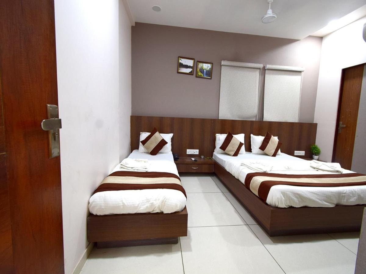 Hotel Embassy Kalol Luaran gambar