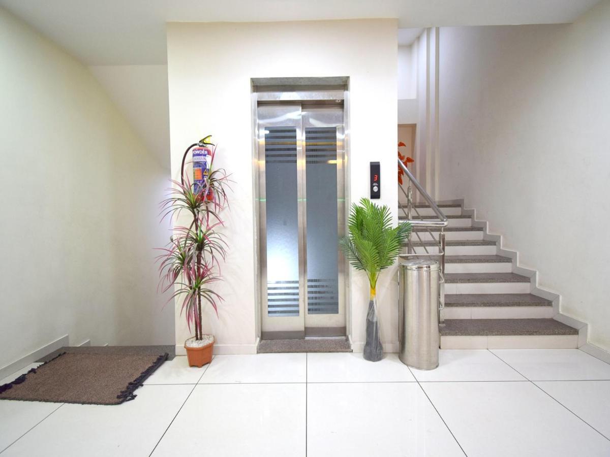 Hotel Embassy Kalol Luaran gambar
