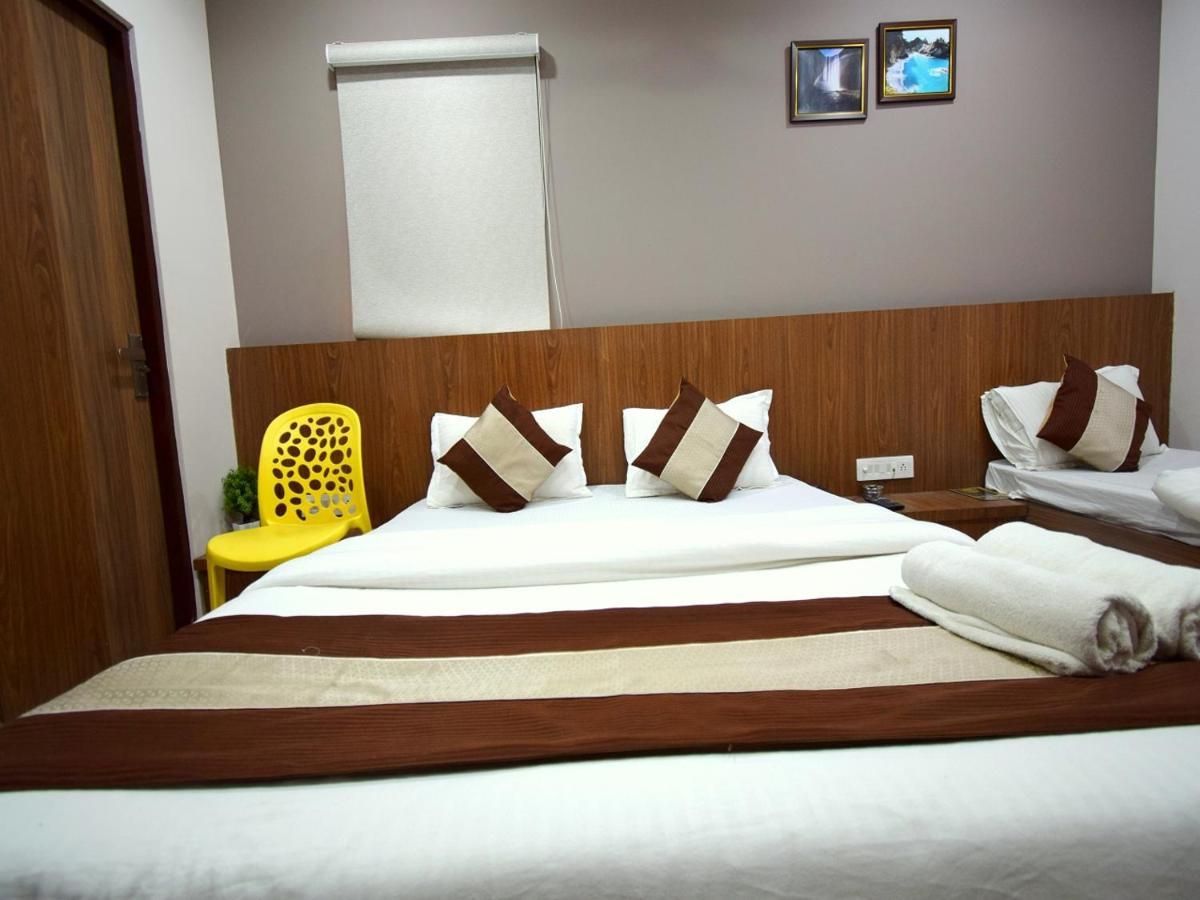Hotel Embassy Kalol Luaran gambar