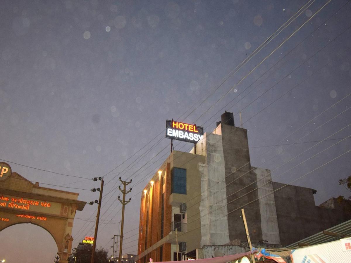 Hotel Embassy Kalol Luaran gambar
