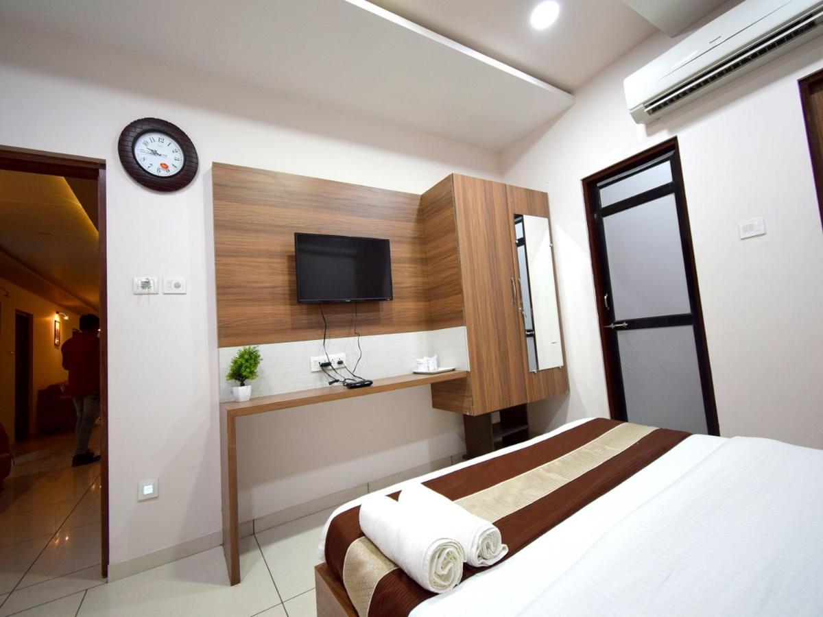 Hotel Embassy Kalol Luaran gambar