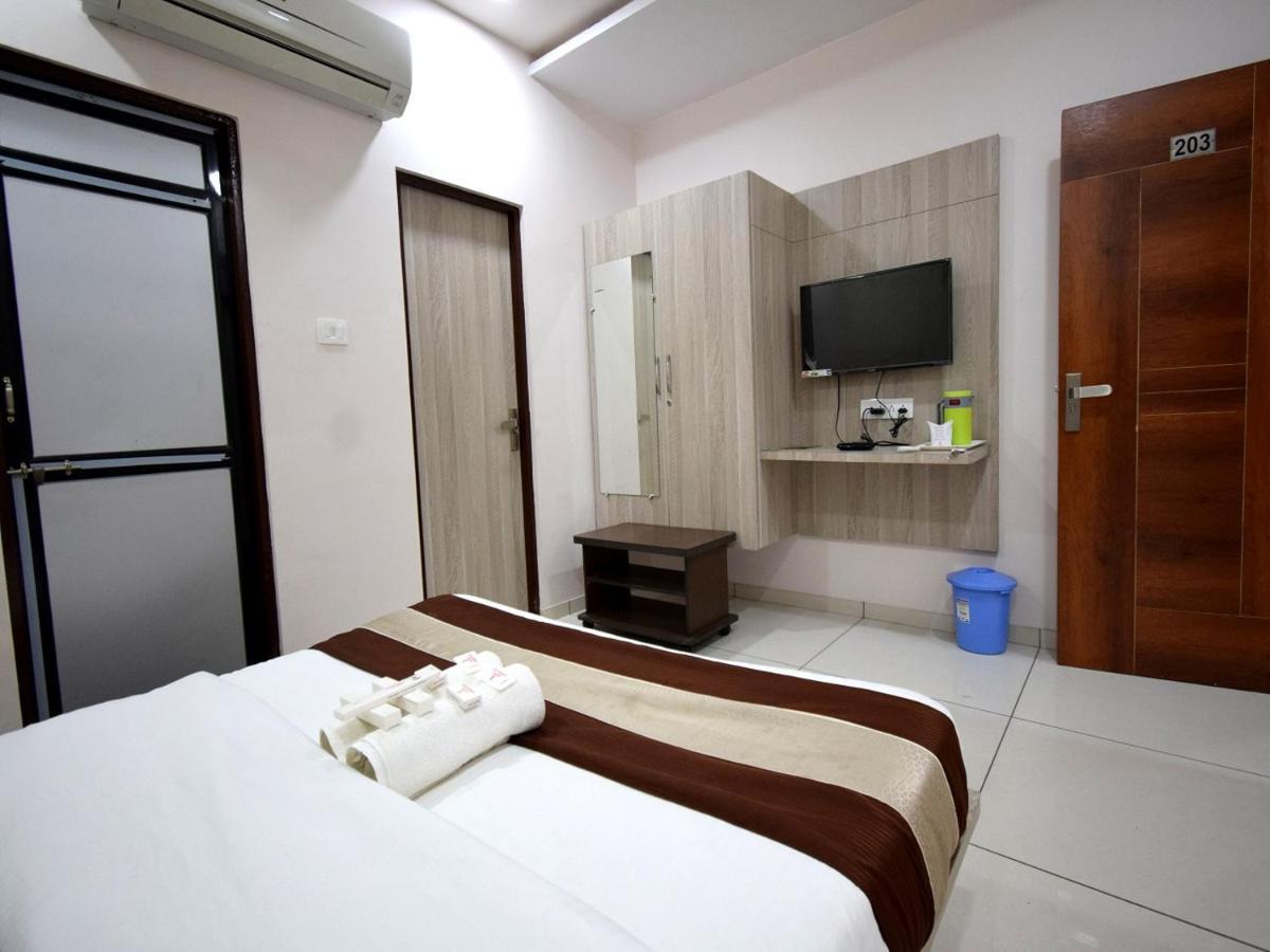 Hotel Embassy Kalol Luaran gambar